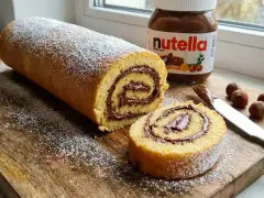 Un délicieux gâteau roulé à la Nutella, saupoudré de sucre glace. Une recette gâteau roulé facile pour un goûter gourmand.