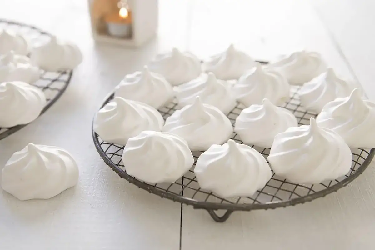 Douceurs a&eacute;riennes pr&ecirc;tes &agrave; &ecirc;tre d&eacute;gust&eacute;es, parfaites pour une recette meringue.
