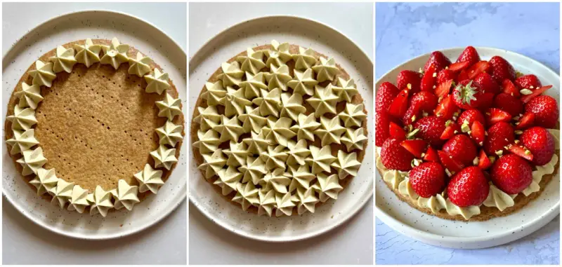 Étapes de décoration d'une tarte fraise : une base sablée, une crème pistache en étoiles, puis des fraises fraîches et éclats de pistaches.